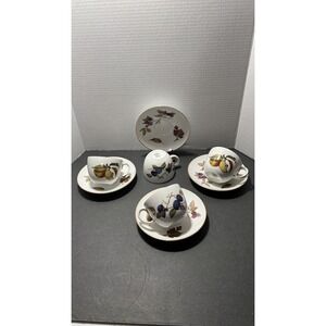 Royal Worcester Evesham Bone China 4cups-4saucers